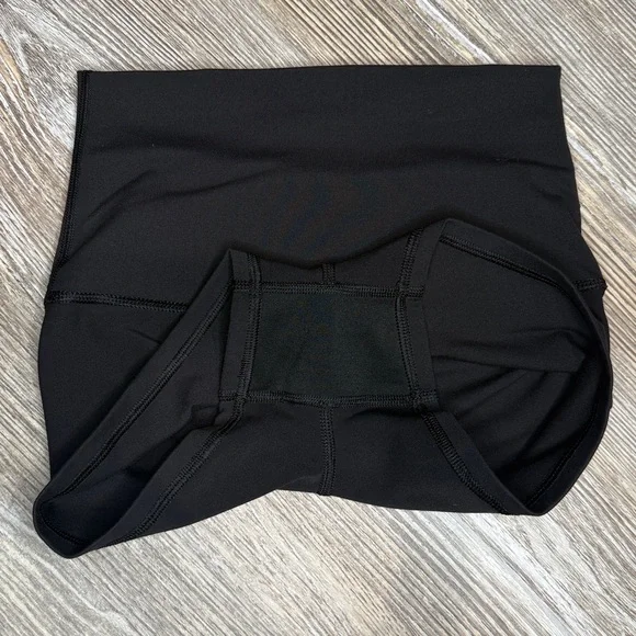 Lululemon Athletica Black Groove Foldover Shorts EUC 2 - Picture 5 of 8